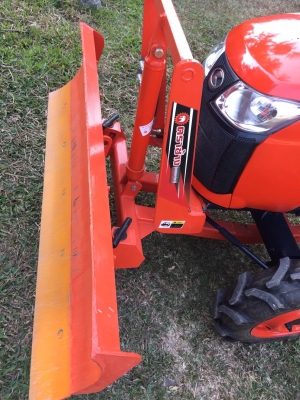 รถไถคูโบต้า L3208 Limited (4WD) มีใบมีดดันหน้าตราช้างใหม่ โรตารี่ RX162 เครื่องดี รถสวยพร้อมใช้งาน สนใจสอบถามได้ครับ