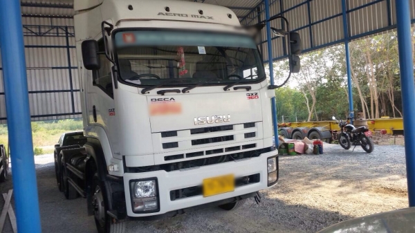 หัวลากสิบล้อ Isuzu เครื่อง 360 แรง ปี 56 พร้อมใช้งาน