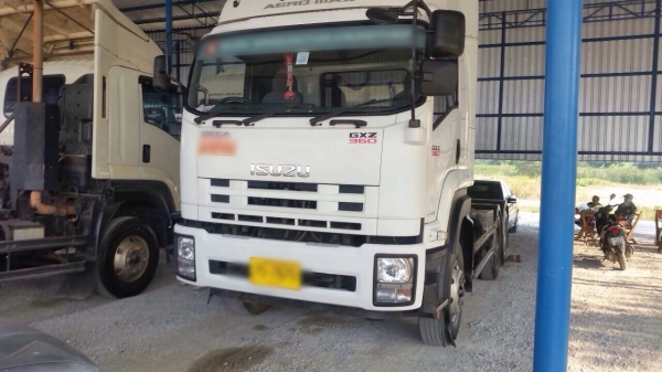 หัวลากสิบล้อ Isuzu เครื่อง 360 แรง ปี 56 พร้อมใช้งาน