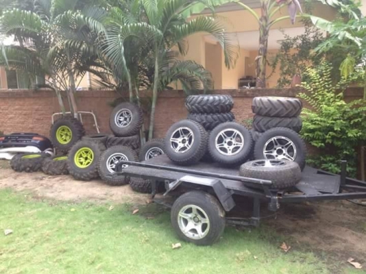 ขายล้อ กระป้อ4x4 12x7 et0