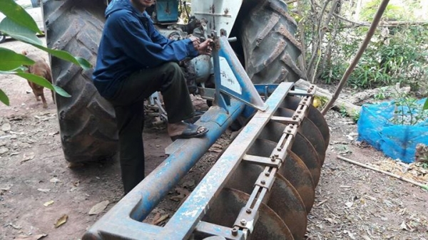 ขายรถไถฟอร์ดพร้อมใช้งานเอกสารพร้อมโอน ขายรถไถฟอร์ดพร้อมใช้งานเอกสารพร้อมโอน