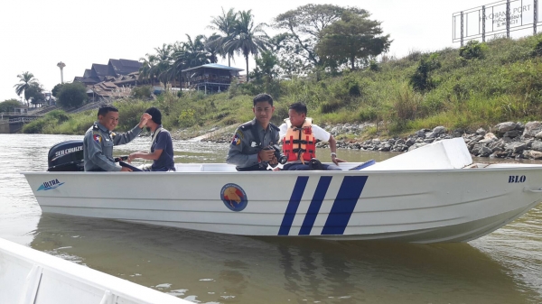 เครื่องยนต์เกาะท้ายเรือ Sea Cruize เครื่องยนต์เกาะท้ายเรือ Sea Cruize