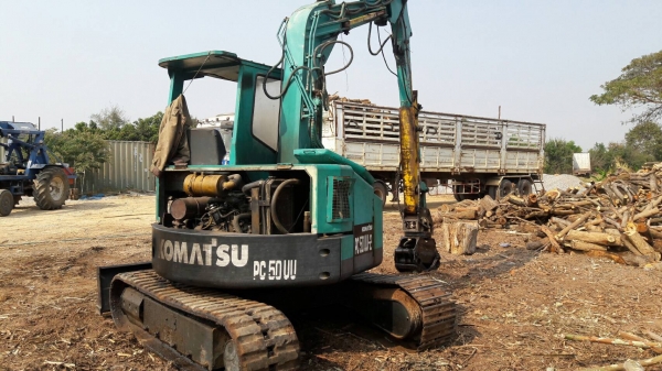 เก่านอก 1 ปี 255,000 บาท KOMATSU PC50UU (ไม่ได้คีบ) เครื่องดี. ปั้มแรง โช่หนา เอวแน่น เอกสารชื้อขาย