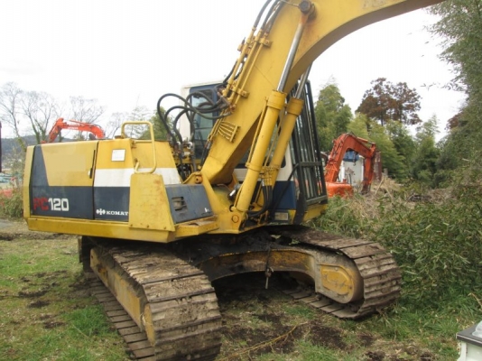 Komatsu PC120-5 สต็อกญี่ปุ่น สั่งนำเข้าโทร. 080-6565422 (หนิง)