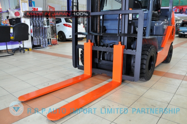 ขายรถโฟล์คลิฟท์มือสอง TOYOTA รุ่น  8FD25-10278  นำเข้าจากประเทศญี่ปุ่น 100\% ไม่เคยใช้งานในไทย