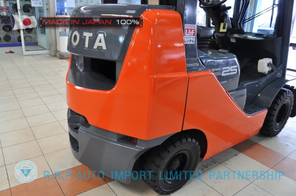 ขายรถโฟล์คลิฟท์มือสอง TOYOTA รุ่น  8FD25-10278  นำเข้าจากประเทศญี่ปุ่น 100\% ไม่เคยใช้งานในไทย