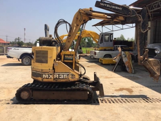MITSU MX35UU 185,000 บาท แทรคยาง ใหม่ 1 ข้าง เครื่องปี ปั้มดี เอกสารชื้อขาย รถอยู่ จ. ร้อยเอ็ด โทร 098-1862844ยุ ไอดีไลน์ ja5657