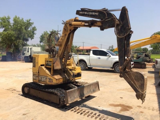 MITSU MX35UU 185,000 บาท แทรคยาง ใหม่ 1 ข้าง เครื่องปี ปั้มดี เอกสารชื้อขาย รถอยู่ จ. ร้อยเอ็ด โทร 098-1862844ยุ ไอดีไลน์ ja5657