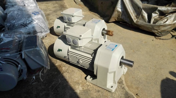 ** SOLD ** มอเตอร์เกียร์ญี่ปุ่น Sumitomo JAPAN 2 HP มีเบรค ทด 1:5(290rpm) 380V ของใหม่ 100\% ** SOLD ** มอเตอร์เกียร์ญี่ปุ่น Sumitomo JAPAN 2 HP มีเบรค ทด 1:5(290rpm) 380V ของใหม่ 100\%