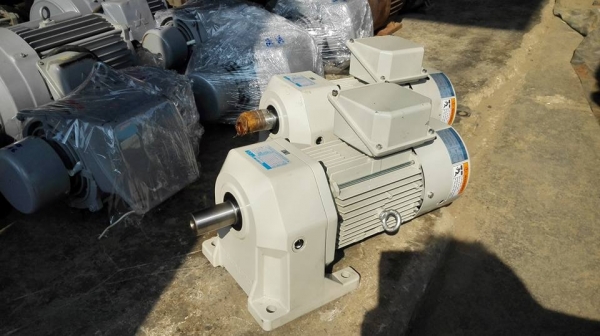 ** SOLD ** มอเตอร์เกียร์ญี่ปุ่น Sumitomo JAPAN 2 HP มีเบรค ทด 1:5(290rpm) 380V ของใหม่ 100\% ** SOLD ** มอเตอร์เกียร์ญี่ปุ่น Sumitomo JAPAN 2 HP มีเบรค ทด 1:5(290rpm) 380V ของใหม่ 100\%