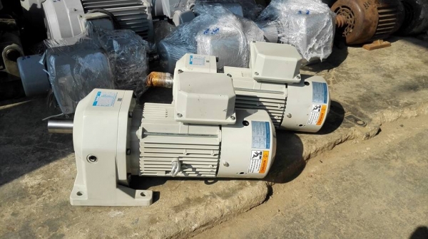 ** SOLD ** มอเตอร์เกียร์ญี่ปุ่น Sumitomo JAPAN 2 HP มีเบรค ทด 1:5(290rpm) 380V ของใหม่ 100\%