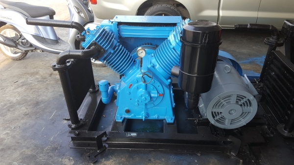 ขายปั้มลมขนาด 30 แรงของ IWATA  JAPAN สวยๆ