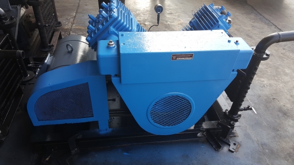 ขายปั้มลมขนาด 30 แรงของ IWATA  JAPAN สวยๆ