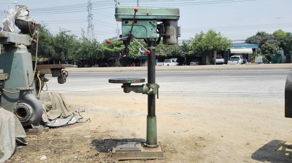 ** SOLD ** สว่านแท่น Sharp ตัวสูง 170 cm มอเตอร์ Mitsu 1 HP 220V พร้อมใช้