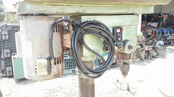 ** SOLD ** สว่านแท่น Sharp ตัวสูง 170 cm มอเตอร์ Mitsu 1 HP 220V พร้อมใช้