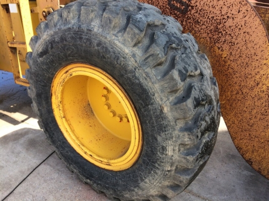 รถตัก Komatsu 520B สภาพสวยนำเข้าจากญี่ปุ่น ราคาไม่แพง รถตัก Komatsu 520B สภาพสวยนำเข้าจากญี่ปุ่น ราคาไม่แพง