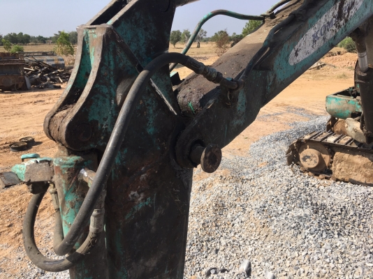 KOMATSU  PC20-6 ราคา 145,000 บาท เครื่องดี ปั้มใช้ โช่หนา เอวแน่น เอกสารชื้อขาย