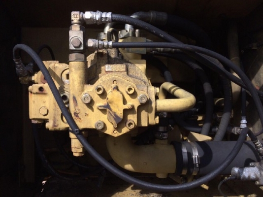 ขายรถแบคโฮ KOMATSU PC200-6 คอลโทรลสั้น รถนอกนำเข้าจากญี่ปุ่น สภาพสวยพร้อมใช้งาน มีVDOการทำงานครับ