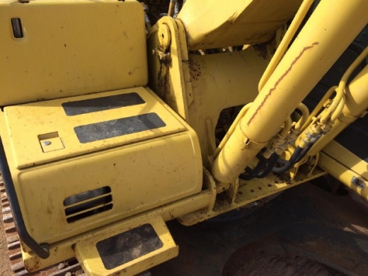 ขายรถแบคโฮ KOMATSU PC200-6 คอลโทรลสั้น รถนอกนำเข้าจากญี่ปุ่น สภาพสวยพร้อมใช้งาน มีVDOการทำงานครับ