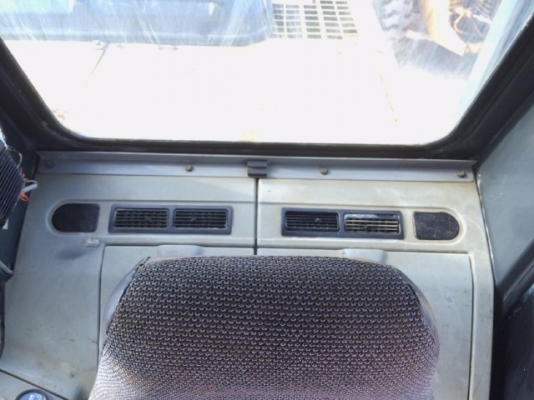 ขายรถแบคโฮ KOMATSU PC200-6 คอลโทรลสั้น รถนอกนำเข้าจากญี่ปุ่น สภาพสวยพร้อมใช้งาน มีVDOการทำงานครับ