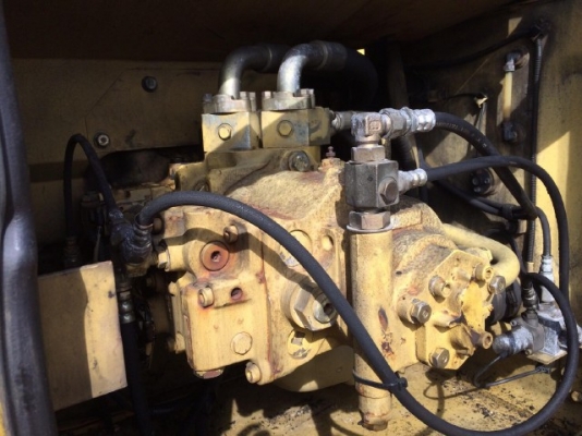 ขายรถแบคโฮ KOMATSU PC200-6 คอลโทรลสั้น รถนอกนำเข้าจากญี่ปุ่น สภาพสวยพร้อมใช้งาน มีVDOการทำงานครับ