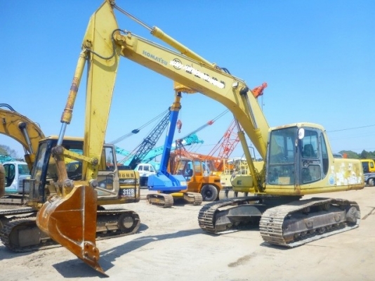 ขายรถแบคโฮ KOMATSU PC200-6 คอลโทรลสั้น รถนอกนำเข้าจากญี่ปุ่น สภาพสวยพร้อมใช้งาน มีVDOการทำงานครับ