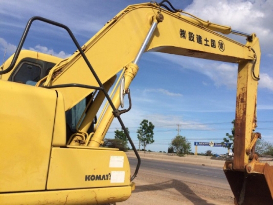 ขายรถแบคโฮ KOMATSU PC200-6 คอลโทรลสั้น รถนอกนำเข้าจากญี่ปุ่น สภาพสวยพร้อมใช้งาน มีVDOการทำงานครับ