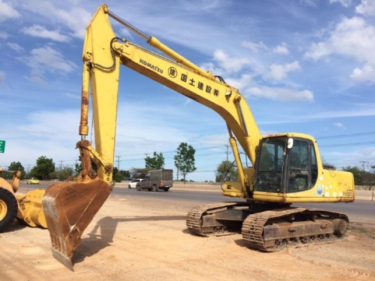 ขายรถแบคโฮ KOMATSU PC200-6 คอลโทรลสั้น รถนอกนำเข้าจากญี่ปุ่น สภาพสวยพร้อมใช้งาน มีVDOการทำงานครับ