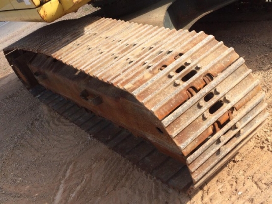ขายรถแบคโฮ KOMATSU PC200-6 คอลโทรลสั้น รถนอกนำเข้าจากญี่ปุ่น สภาพสวยพร้อมใช้งาน มีVDOการทำงานครับ