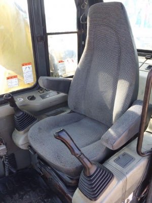 ขายรถแบคโฮ KOMATSU PC200-6 คอลโทรลสั้น รถนอกนำเข้าจากญี่ปุ่น สภาพสวยพร้อมใช้งาน มีVDOการทำงานครับ