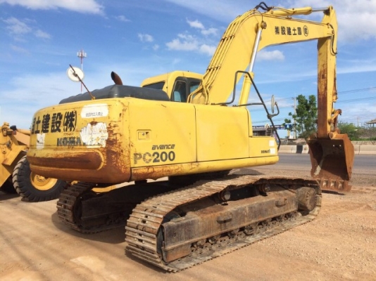 ขายรถแบคโฮ KOMATSU PC200-6 คอลโทรลสั้น รถนอกนำเข้าจากญี่ปุ่น สภาพสวยพร้อมใช้งาน มีVDOการทำงานครับ