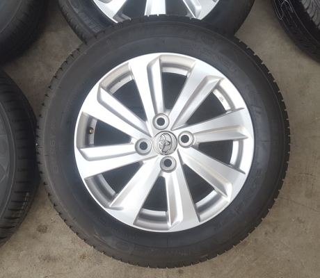 ขายล้อTOYOTA New VIOS ยางปี 16 4 ล้อ