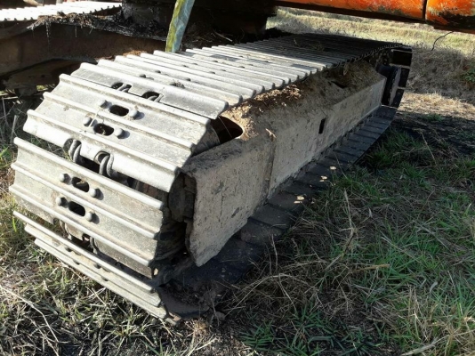 ขายเหมา 2 คัน 1,090,000 บาท  HITACHI EX120-3 + MITSU FUSO เพลาเดียว