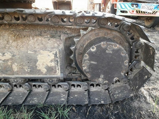 ขายเหมา 2 คัน 1,090,000 บาท  HITACHI EX120-3 + MITSU FUSO เพลาเดียว