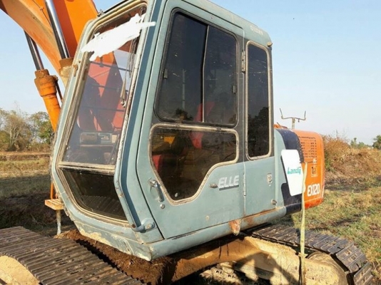 เก่านอก 2 ปี 795,000 บาท  HITACHI EX120-3 ไฟฟ้ามี แอร์เย็น โช่หนา เอวแน่น เครื่องดี ปั้มดี. ไห้โซ่ไหม่สองเส้น เอกสารอินวอยท์