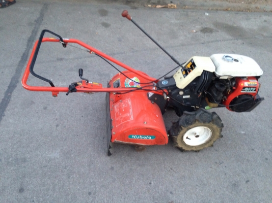 ขายรถพรวนดิน ตีดิน Kubota  สวยๆแรงๆใหม่ๆ พลานก้วาง60ซม.   เดินหน้า 3เกียร ถอยหลัง 1เกียร  ตัดไม่พรวนดินได้ ส่งได้ทุกจังหวัด  โทร0946733137