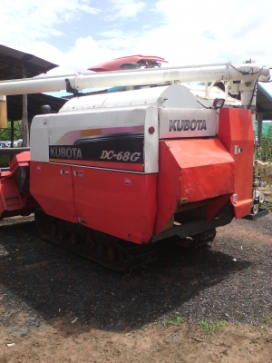 ขายรถเกี่ยวข้าว DC 68G เครื่องนิ่ม ช่วงล่างแน่น ราคา300000 เอกสารเล่มพร้อมโอน