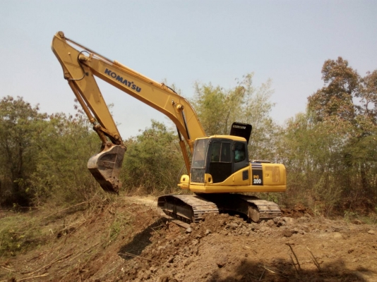 ขายรถขุด แบ็คโฮKOMATSU PC200-7 สภาพดี ไฟฟ้าครบเอกสารอินวอย 1,350,000บ. สนใจ 0835601591หรือ 0903494058