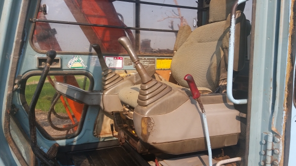 ฮิตาชิex60-3พร้อมใช้ไฟฟ้าครบ อินวอยน์ ระบบดีแอร์หนาว ช่วงล่างเต็ม