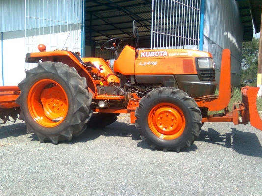 ขายรถไถคูโบต้า L3408 พร้อมใบมีดดันหน้า พานพวง 6X24 ตราช้าง โรตารี สนใจติดต่อ 089-8295500