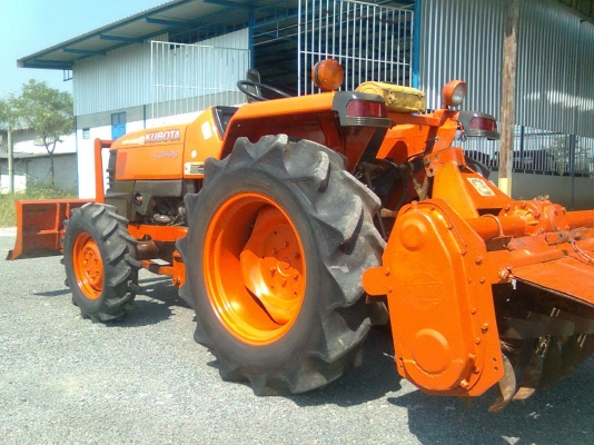 ขายรถไถคูโบต้า L3408 พร้อมใบมีดดันหน้า พานพวง 6X24 ตราช้าง โรตารี สนใจติดต่อ 089-8295500