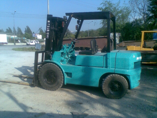 ขายรถยก4ตันแรงดีไม่มีตก6สูบดีเซล