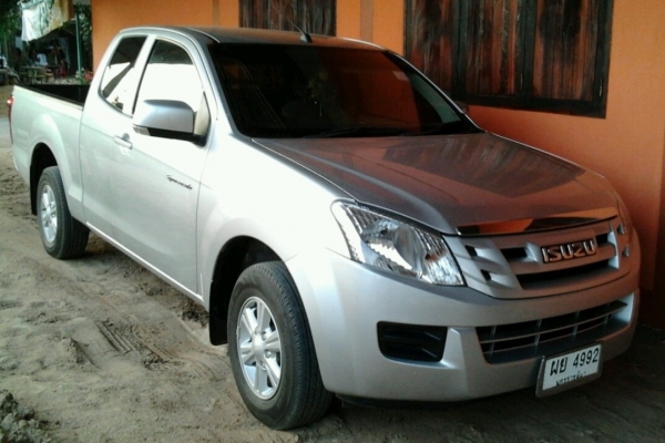 ISUZU D-MAX SPACECAB Ddi 2.5 MT ปี 55 หัวกระสุน ใหม่ล่าสุดเดิมๆบางดีทั้งคันสวยจัด ภายในสวยครบแทบพร้อมใช้งานได้สะดวกสบาย ช่วงล่างหนึบแน่น 90\% พร้อมใช้งานได้เลย ราคาต่อรองได้ครับ