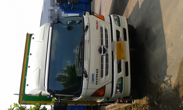 ขายหกล้อฮีโน่ ซีรี่ 500 ตู้10บาน ยาว 7.5 ม ปี54