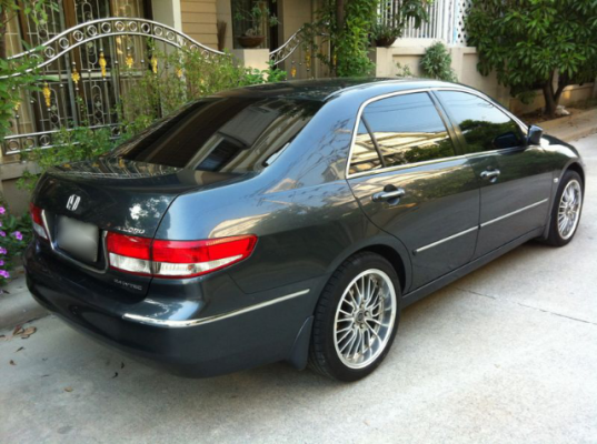 Accord2.4 ปี04 ตัวท็อป วิ่งน้อย เดิมทั้งคัน ราคา 550,000 **ฟรีดาวน์ สนใจโทร 086977-7961 ธนกฤต