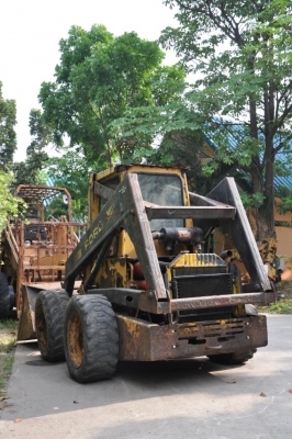 ขายรถตัก FORD (BOBCAT) ล้อยาง สภาพเดิมๆจากญี่ปุ่น ขายถูก89,000บาทเท่านั้น