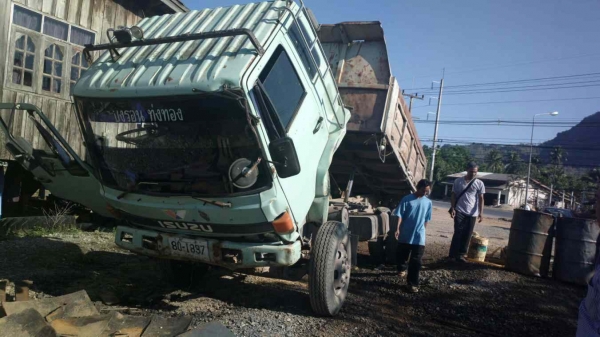 ด่วน....FTR32F 6ล้อดั้มร็อคกี้195แรงออกห้างแท้ ยาง900-20วิ่งงานอยู่