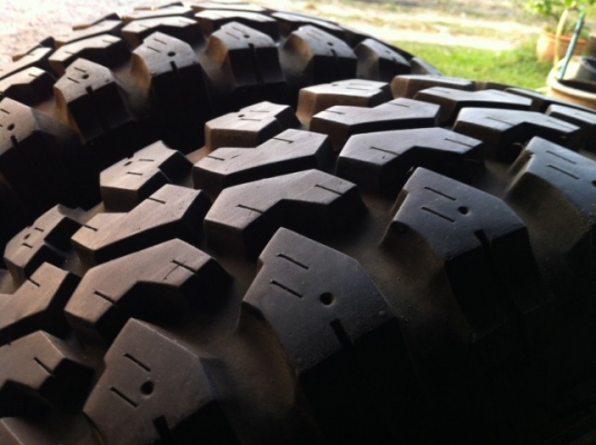 ขออนุญาติขายยาง MAXXIS BIG HORN 245/75/R16 ปี 29/11 สภาพสวยพร้อมใช้งานครับ ขออนุญาติขายยาง MAXXIS BIG HORN 245/75/R16 ปี 29/11 สภาพสวยพร้อมใช้งานครับ