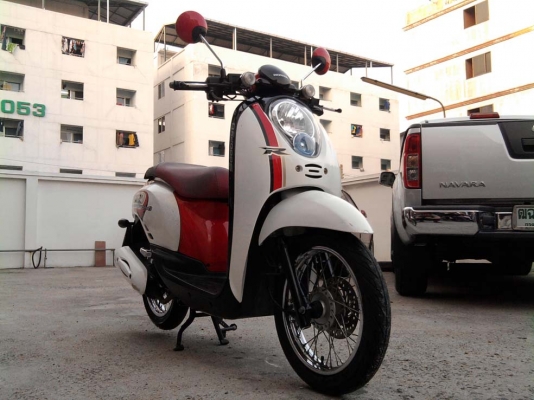 ขออนุญาติขาย  HONDA Scoopy-i 110 cc. มือเดียว สีแดงขาว
