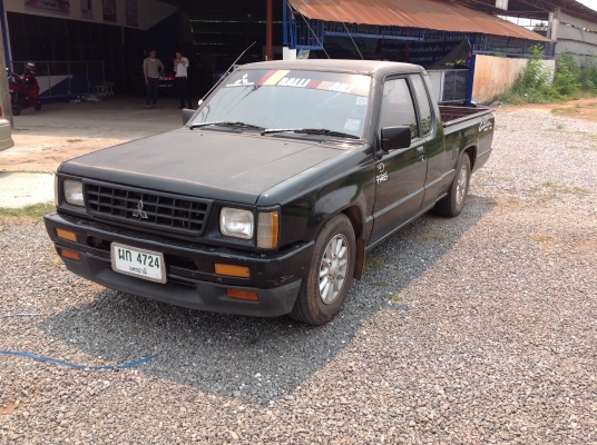 รถเครื่องดี ยางได้ ชัชชีดี สีดำมีเครื่องเสียง เกียร์ดี ขายที่75000 ต่อรองได้ ปี 33 ****0864553895*****